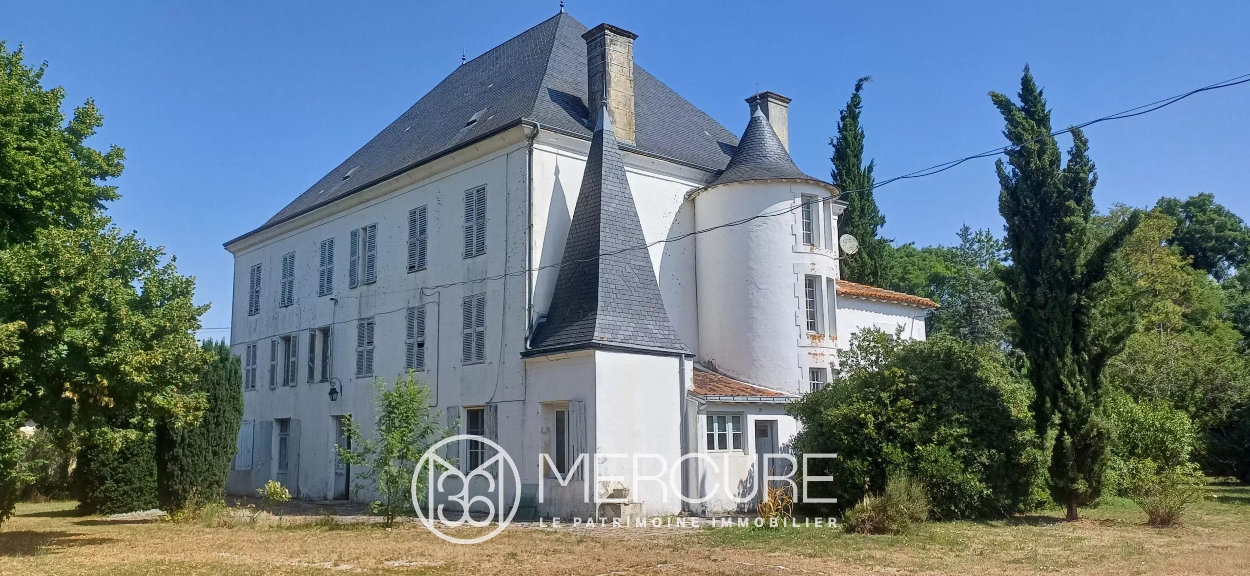 Manoir avec dépendances - 23372