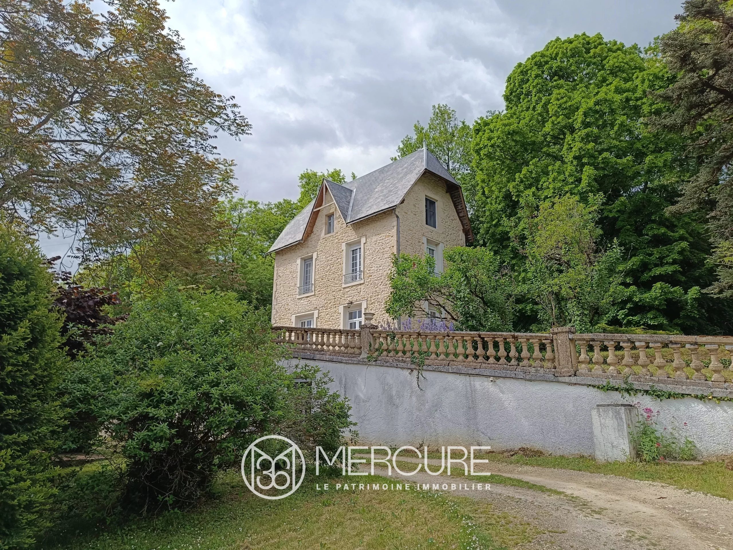 Propriété 2 gîtes piscine - 23359