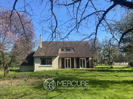 MAISON T4 AVEC GARAGES SUR BEAU TERRAIN - 10080po