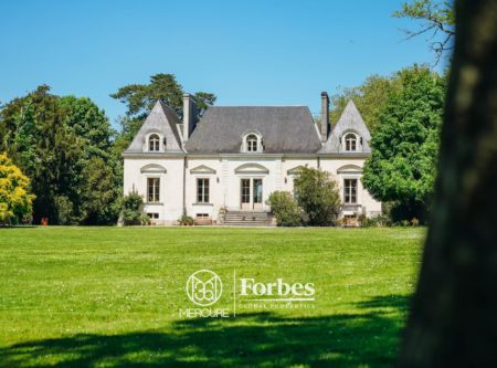 NANTES  WEST / LOIRE – 19th CENTURY CHÂTEAU WITH LANDSCAPE PARK & OUTBUILDINGS - 3054