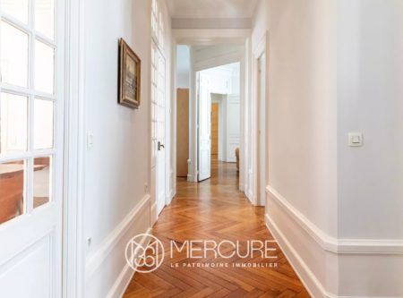 Très bel appartement 7 pièces 196,55m2 à deux pas de l’abbaye d’Ainay - 4946LY