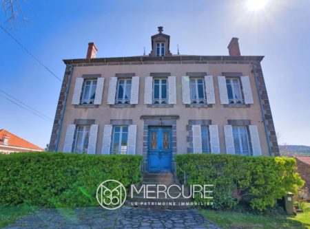 Late 19th century manor house with panoramic views, on 4616m2, 5min from A75 motorway - 21172AU