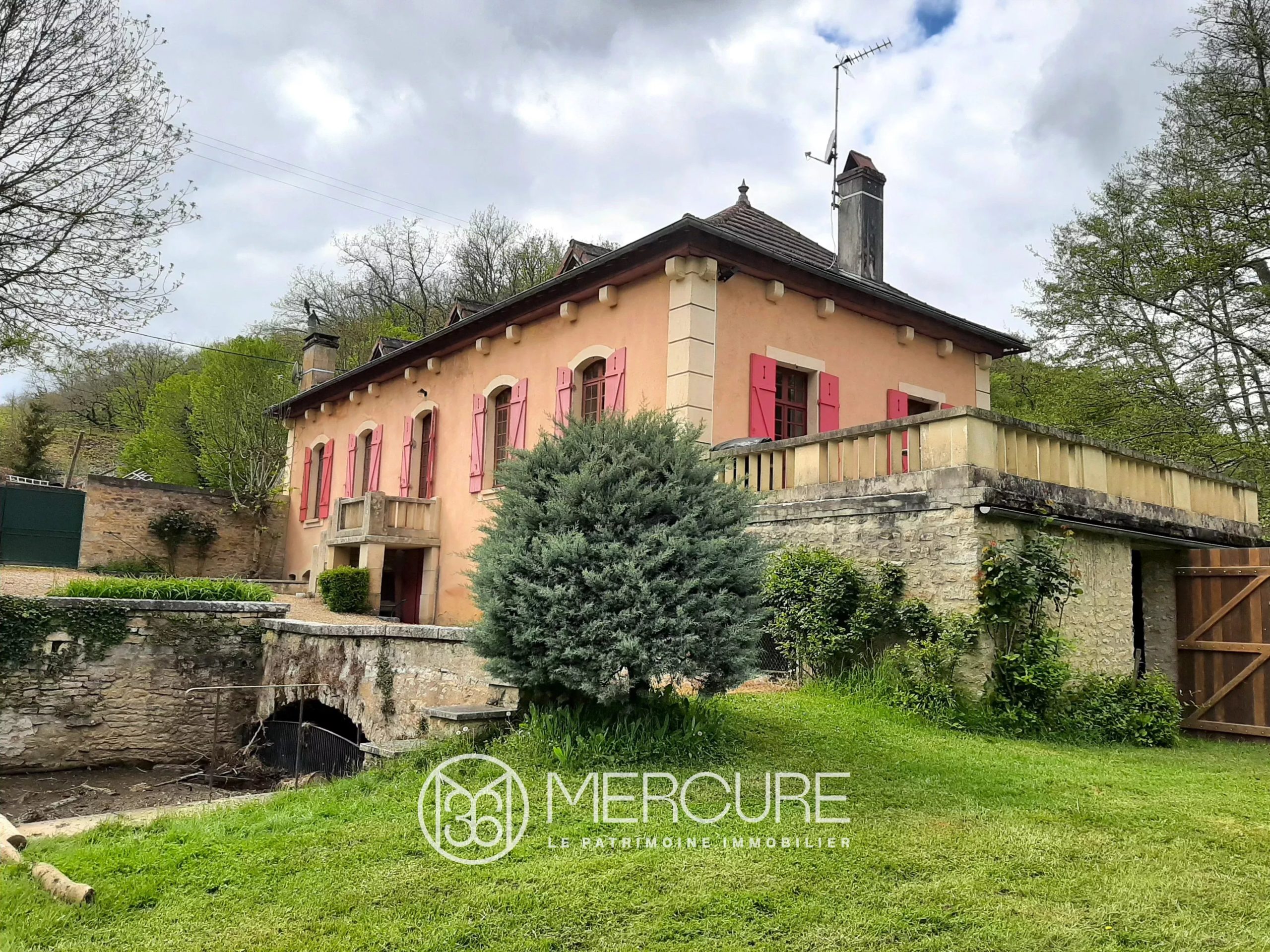 CHARMING OLD MILL - 21090MHL