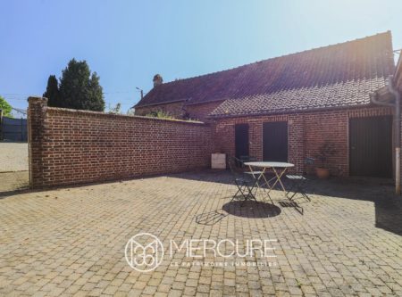 Near Montreuil-sur-mer, Manor house and outbuildings - 21044NC