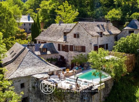 BEAUTIFUL ORIGINAL PROPERTY IN A SMALL HAMLET - 9145TS