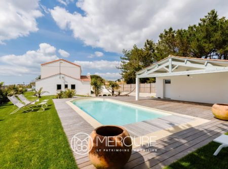 PROCHE DE SAINT-GILLES-CROIX-DE-VIE – VILLA RENOVEE AVEC PISCINE - 20758VE