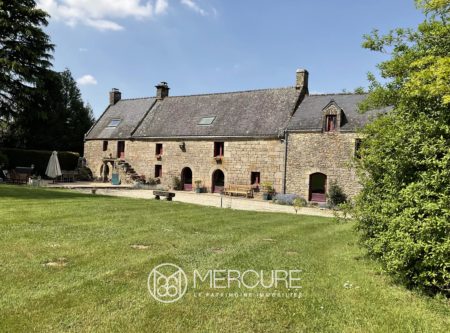 Près de Pontivy, Manoir Breton rénové du XVIIIe - 20812BR