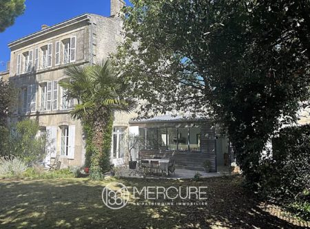 MAISON DE VILLE AVEC JARDIN - 10216PO