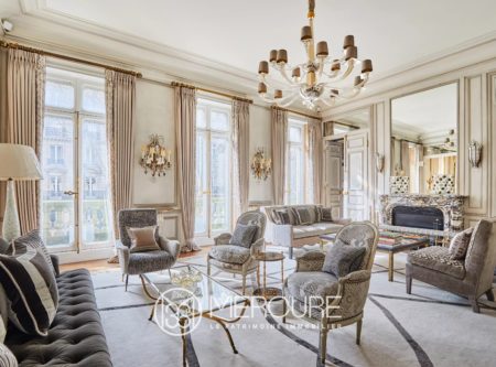 A VENDRE PARIS 7e ASSEMBLEE NATIONALE – SOMPTUEUX APPARTEMENT 272 M² - 675VPA