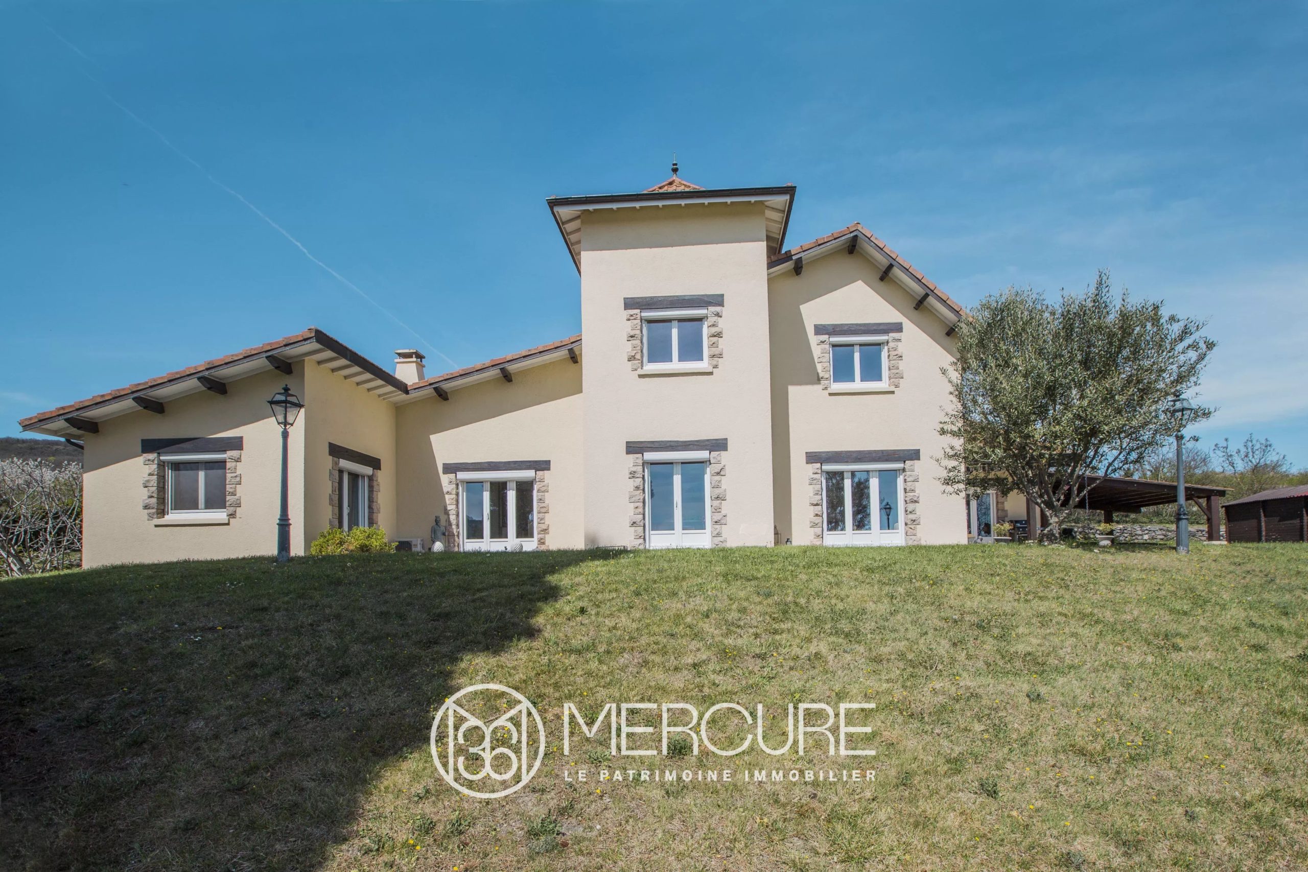 Villa d&rsquo;exception, alliant modernité et confort, aux portes de Clermont-Ferrand - 21063AU