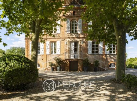 ELEGANTE MAISON DE MAITRE DANS UN PARC CLOS DE 2 HA Parc clos de 2 hectares- - 9219TS