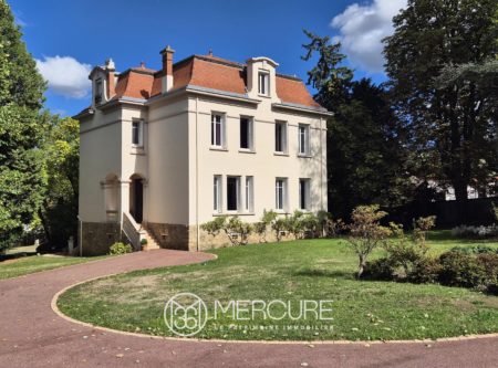 LOIRE – PROXIMITE SAINT-ETIENNE – A VENDRE DEMEURE BOURGEOISE avec maison de gardien - 4989LY