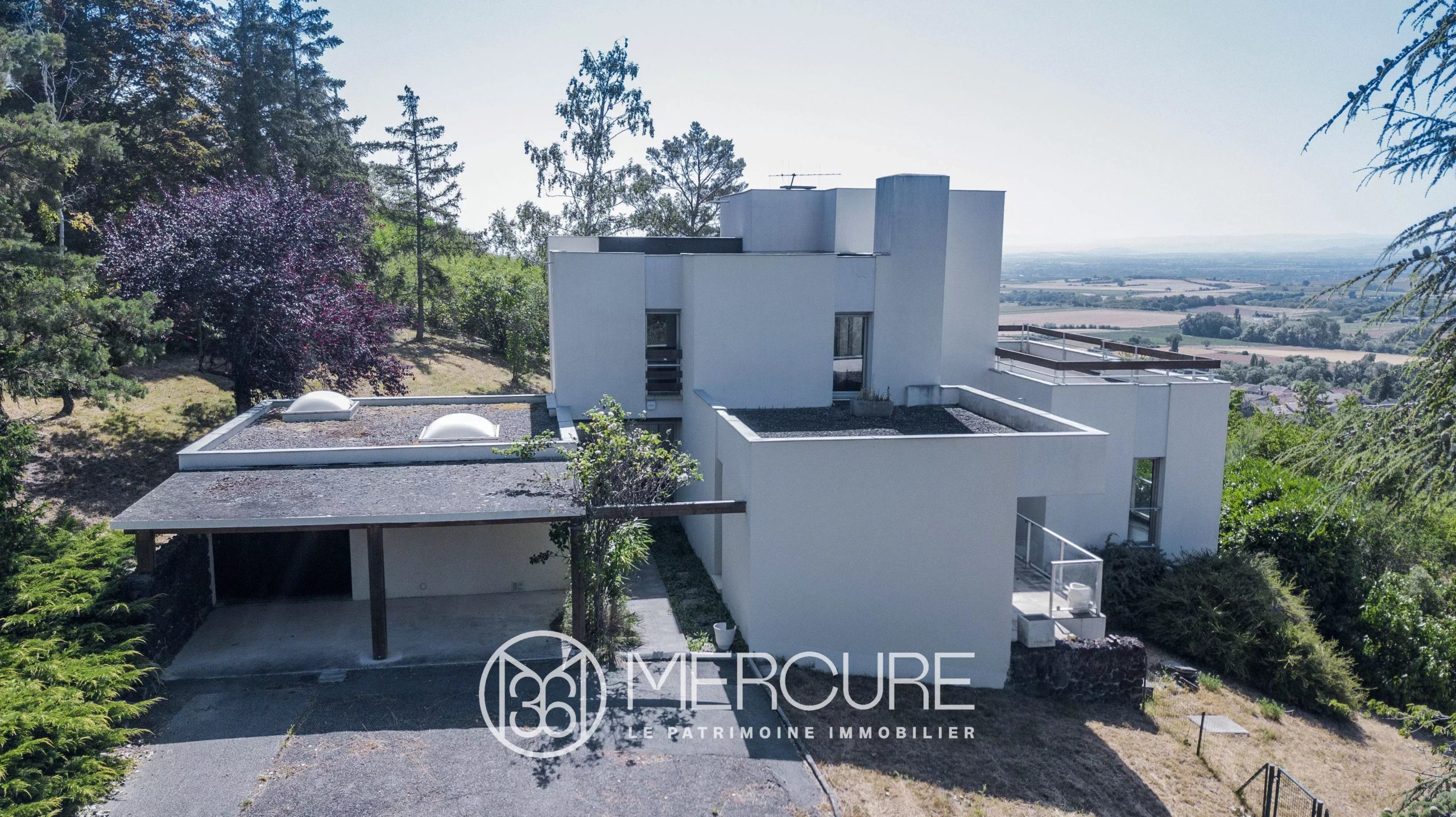 PUY DE DOME, CHATEL-GUYON LES GROSLIERS, MAISON D’ARCHITECTE DE 212m² EN 9 PIECES AVEC VUE PANORAMIQUE - 21288AU