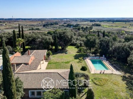 5 KMS MONTPELLIER OUEST COEXCLUSIVITE EXCEPTIONNELLE PROPRIETE DE PLAIN-PIED SUR PRES DE 5 HECTARES - 20667LR