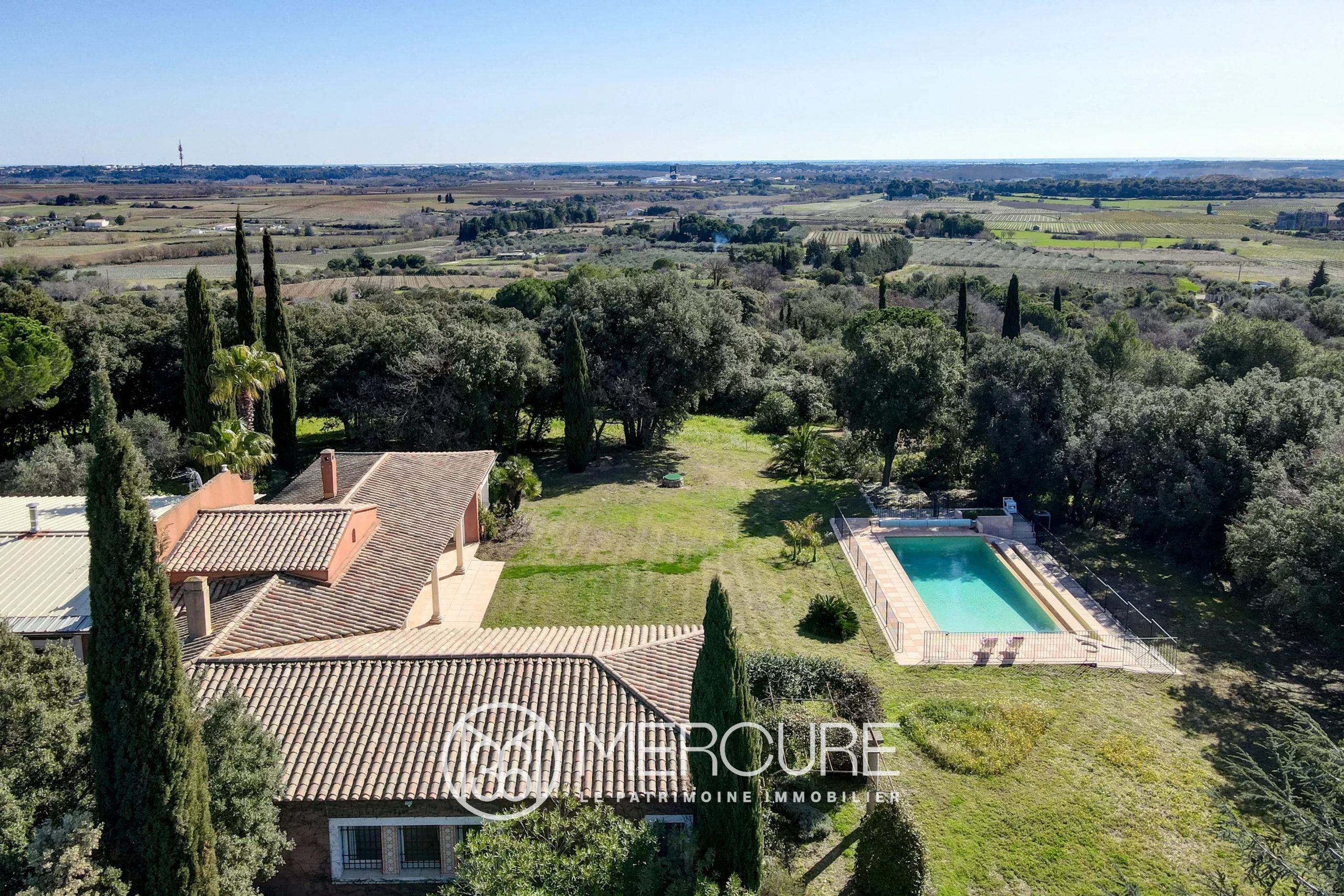 5 KMS MONTPELLIER OUEST COEXCLUSIVITE EXCEPTIONNELLE PROPRIETE DE PLAIN-PIED SUR PRES DE 5 HECTARES - 20667LR