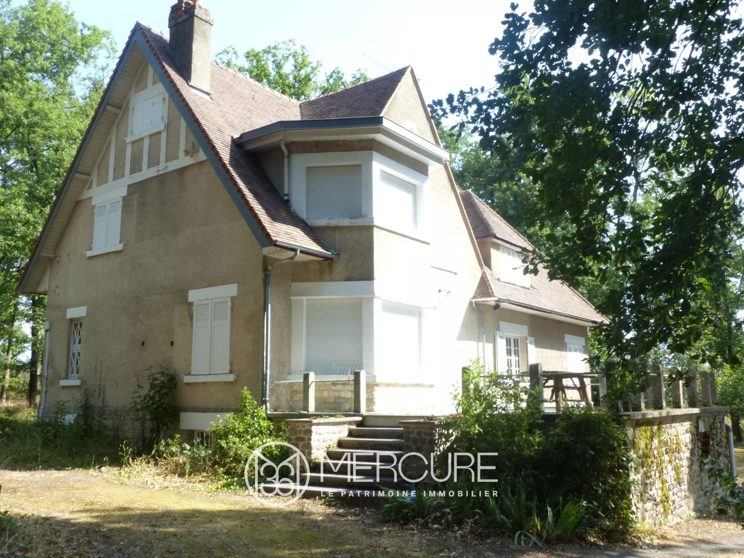 TRES BELLE PROPRIETE SUR PARC DE PLUS DE 2HA - 10183MO