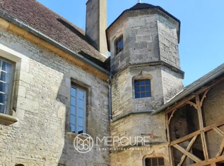 XCEPTIONAL 15TH CENTURY RESIDENCE Listed as a historic monument - 21367MHL