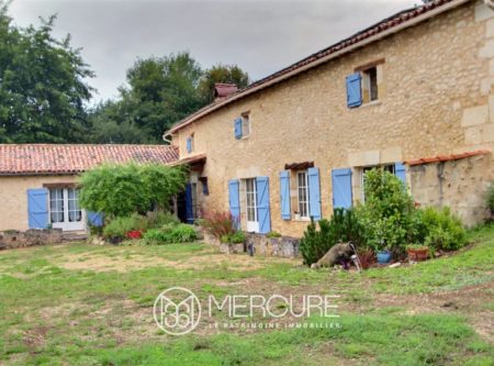 PROCHE BERGERAC – ANCIEN MOULIN RESTAURE AVEC SOURCE, RUISSEAUX ET VERGER - 901071bx