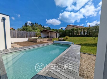 VILLA CONTEMPORAINE AVEC PISCINE - 10150PO