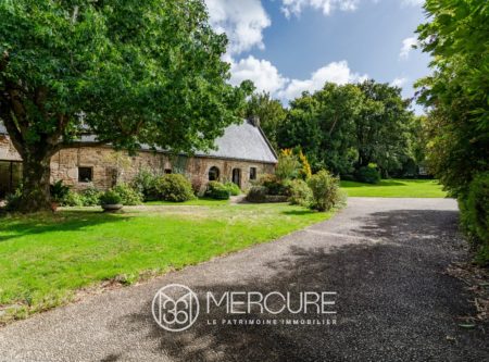 Morbihan, à 15 min de la mer, propriété en pierres du XVIIIe siècle, piscine et parc - 21377BR
