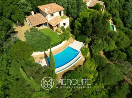 Sainte-Maxime – Exceptional location and view - 21443CA