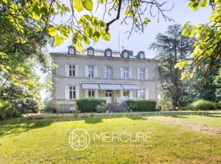 Portes de Limoges, à 10 mn du centre, Maison de maitre du 19ème siècle avec dépendances et grand parc - FP21413LI
