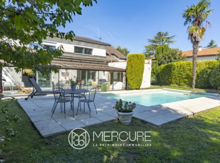 ELEGANTE MAISON FAMILIALE – PISCINE ET VERANDA - 9259TS