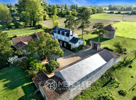 ANCIENNE PLACE FORTE XVIIe IMH sur 1,2 Ha - 10213PO