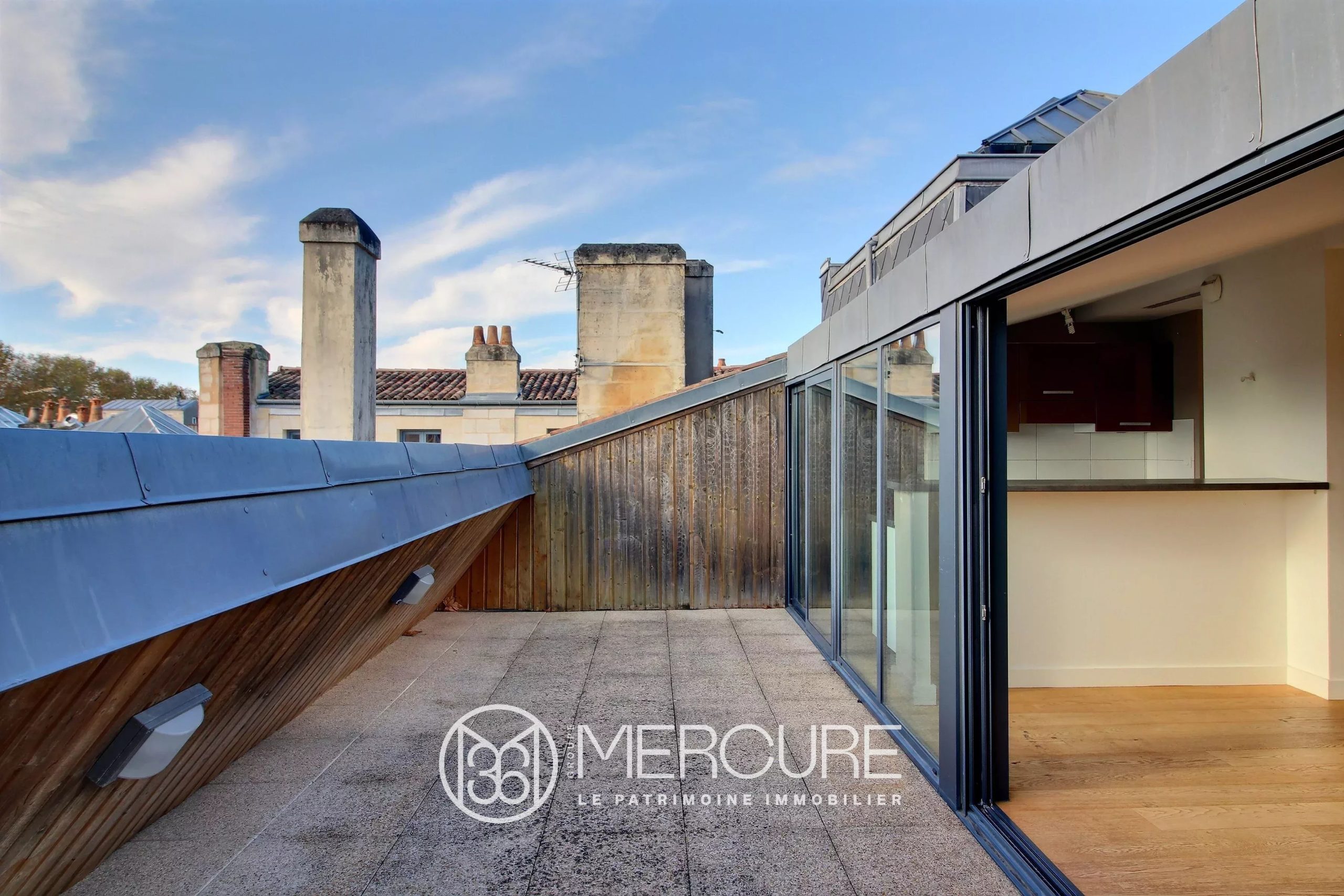 RARE APPARTEMENT AVEC TERRASSE, ASCENSEUR ET PARKING AU JARDIN PUBLIC - 901018bxA
