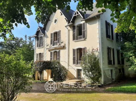 PROPRIETE DE CARACTERE 1860 , DEPENDANCES ET TERRAIN - 21424MHL