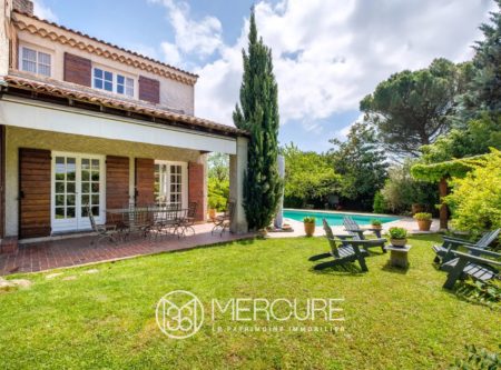 Charming 3-Bedroom Home with Pool in Saint-Priest - 4918LY