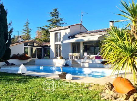 BELLE MAISON AVEC DEPENDANCES ET GRAND PARC - 9271TS