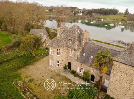 Bretagne,  Magnifique manoir rénové – face à la mer - 21047BR