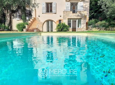 Limite Cannes – Magnifique hôtel particulier rénové - 21432CA