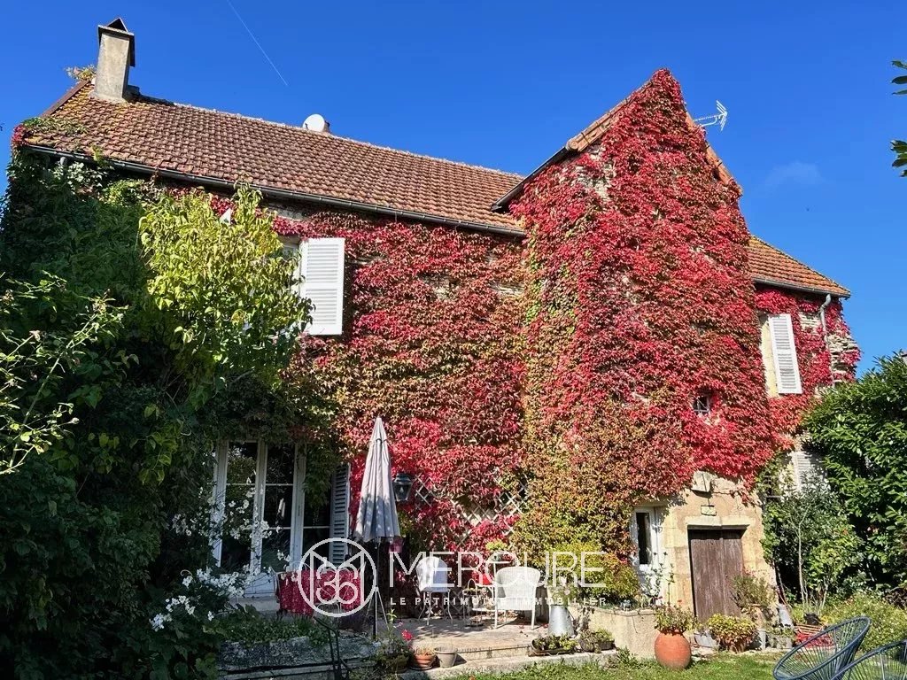 MAISON DE CARACTERE DE 7 PIECES DONT 5 CHAMBRES - 21161MHL