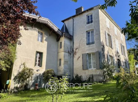 ENSEMBLE IMMOBILIER XVIIIe - 10227PO