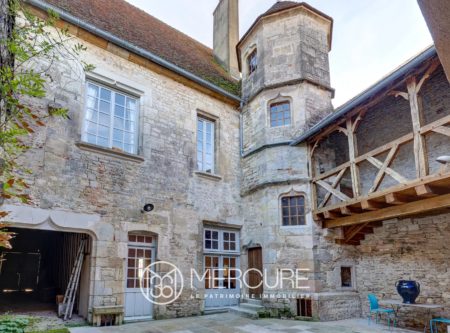 XCEPTIONAL 15TH CENTURY RESIDENCE Listed as a historic monument - 21367MHL