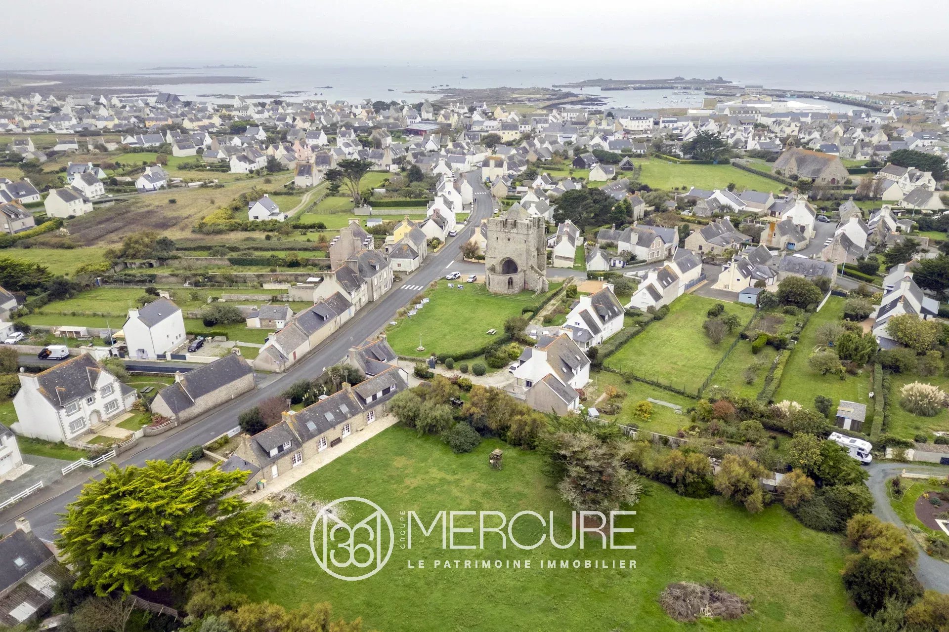 PENMARCH –  Longère en pierre avec grand parc constructible, à deux pas de l’océan - 20973BR