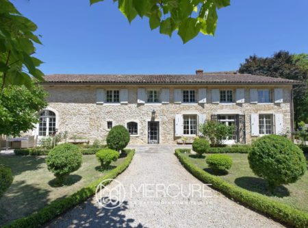 Propriété historique avec piscine proche Jura - 21290VA