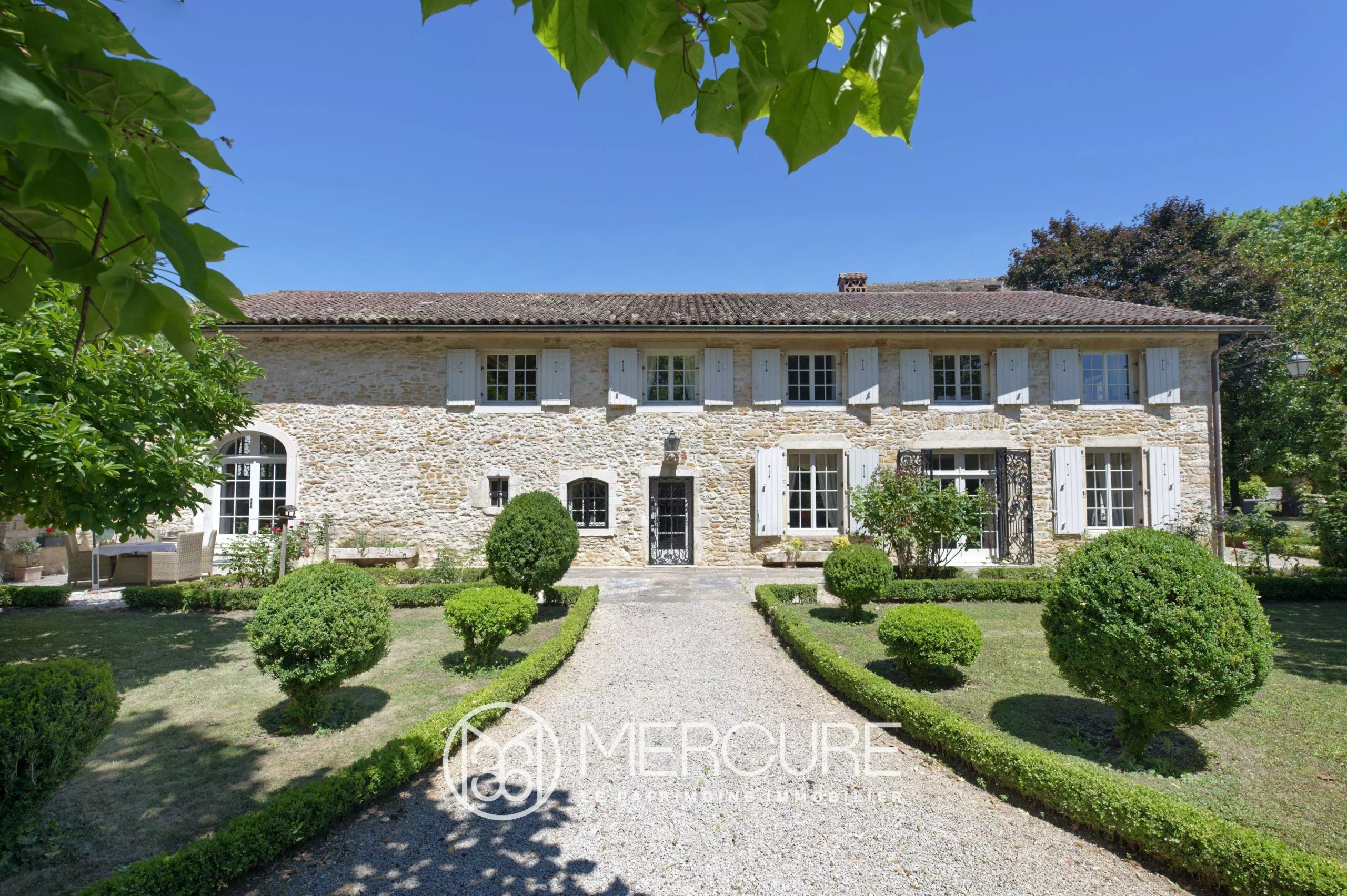 Propriété historique avec piscine proche Jura - 21290VA