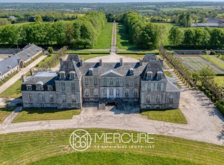 Très élégant château XVIIIe – ISMH - 21198NO
