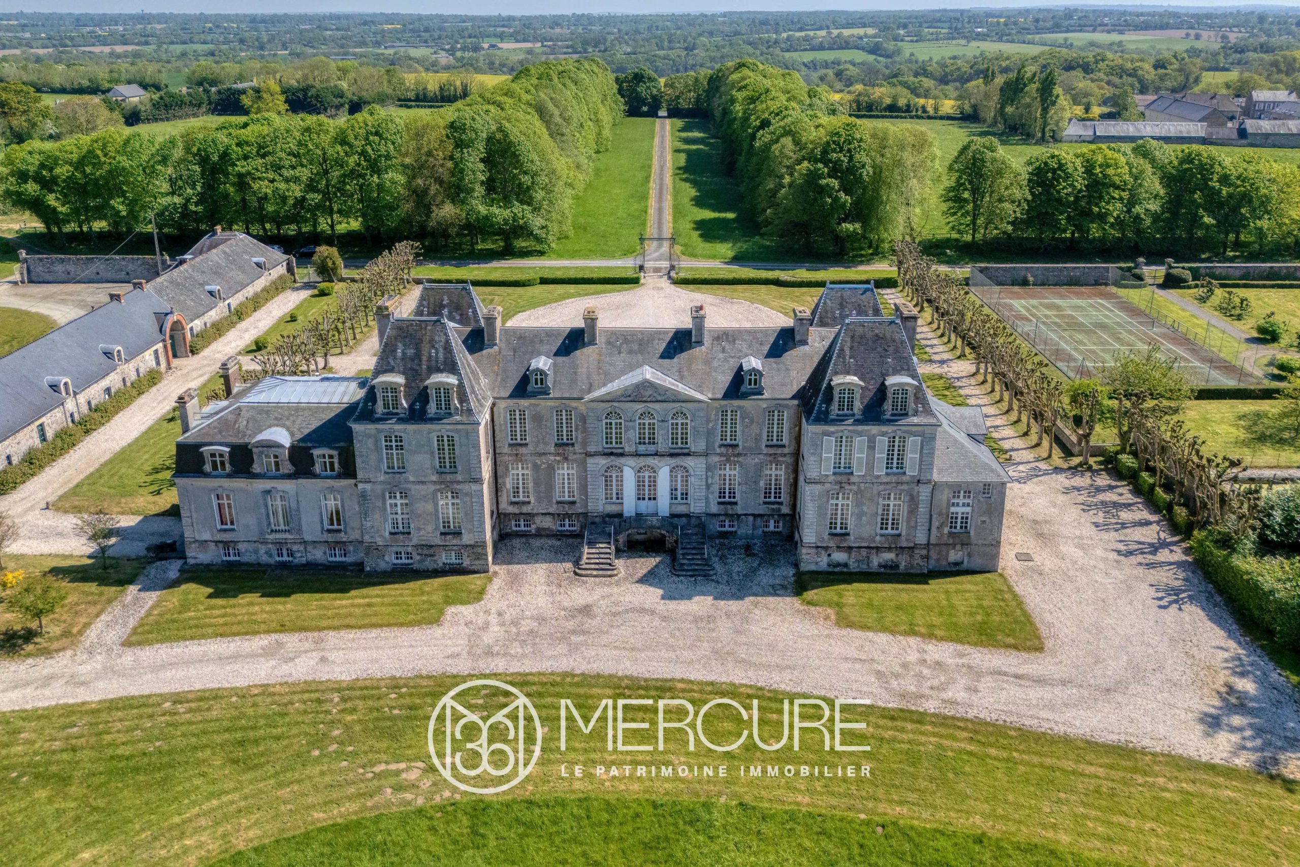 Normandy, Very elegant 18th century chateau – ISMH - 21198NO