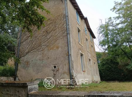 Quiet property in need of renovation - 23377