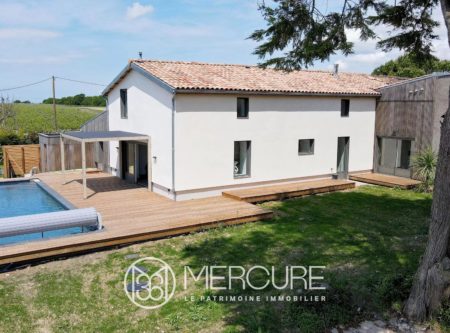 MAISON ANCIENNE SUBLIMEE PAR UNE RENOVATION CONTEMPORAINE - 10247PO