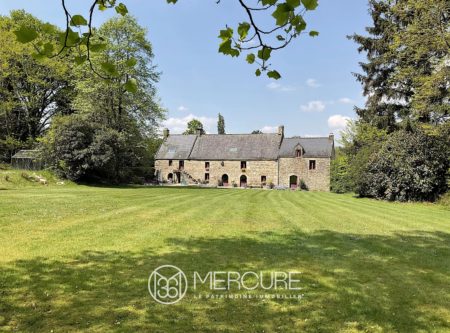 Près de Pontivy, Manoir Breton rénové du XVIIIe - 20812BR