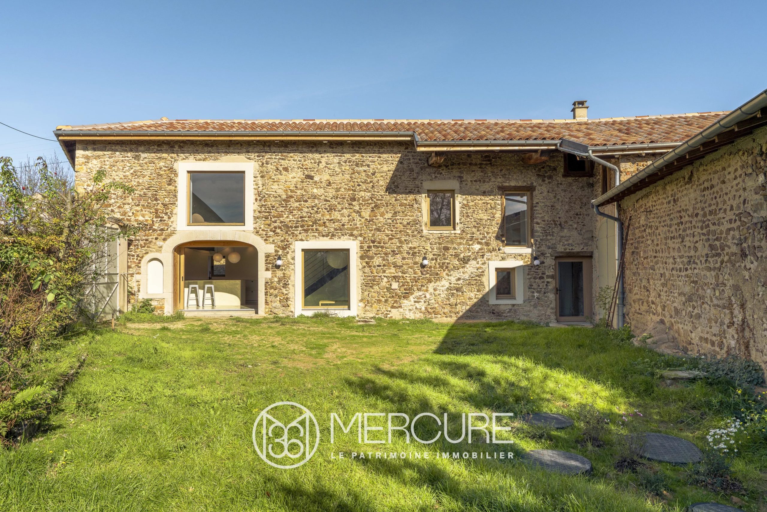 COUP DE COEUR – Rénovation d’architecte au cœur du Beaujolais - 5006LY