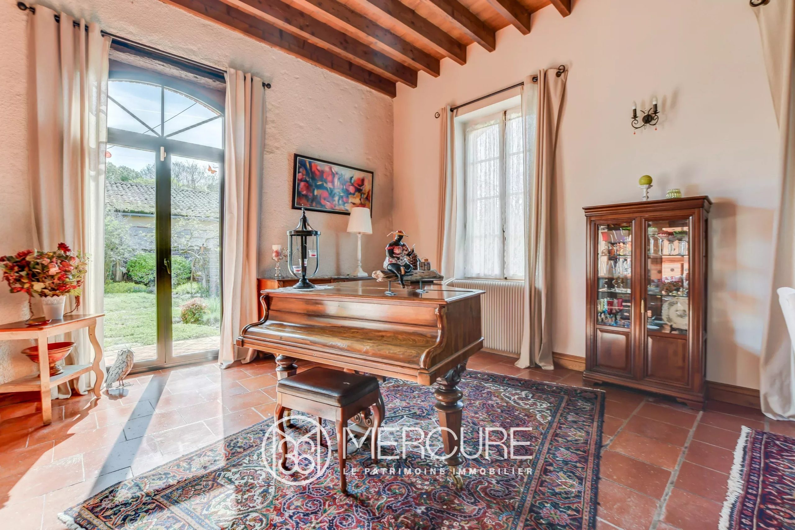 MAISON ANCIENNE ENTIÈREMENT RÉNOVÉE-PISCINE - 8966TS