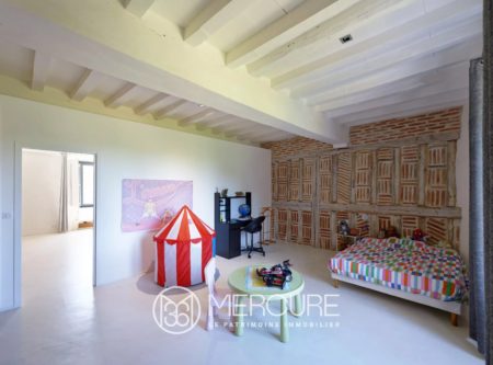 Château du XVIIème siècle entièrement rénové et ses grandes dépendances - 21314VA