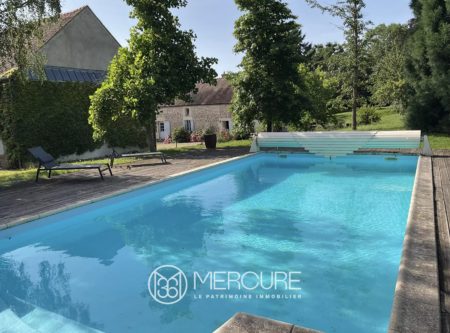 CHARMING COTTAGE, SWIMMING POOL, 4000 M² OF LAND, OUTBUILDINGS - 1679MHL