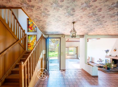 Craponne Centre – Family house of 229 m² and basement 145 m² and beautiful garden of 1 414 m². - 4852LY